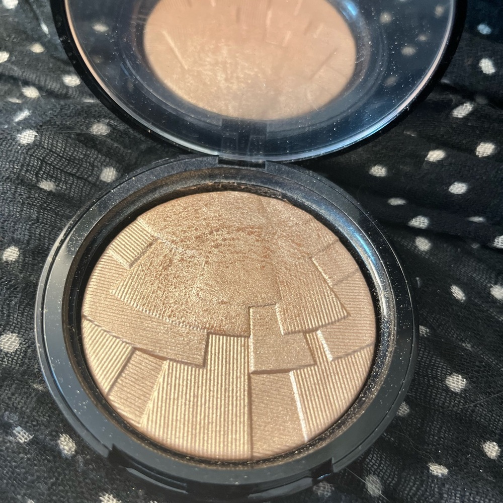Gently used Anastasia So Hollywood Highlighter. - Picture 4 of 4